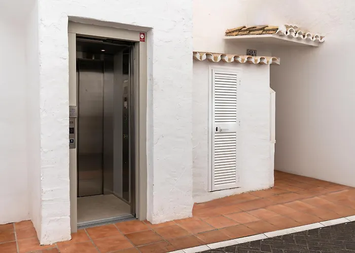 241 Puerto Banus Front Line Apartment *